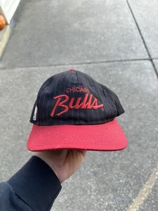 Vintage 90s Sports Specialties NBA Chicago Bulls Pinstripe Snapback Hat - Bild 1 von 6