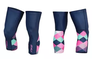 New 2XU Cycle Knee Warmers Small NVY/PSM - Thermal & Breathable Leg Protection - Picture 1 of 1
