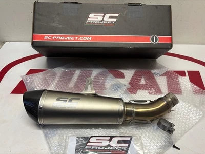 Silenziatore slip on Ducati SC Project titanio/carbonio Scrambler 800 strada legale - Immagine 1 di 4