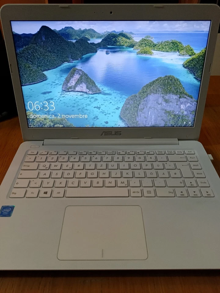 Pc portatile ASUS F402NA 2017 bianco LED 14 POLLICI - Immagine 1 di 4