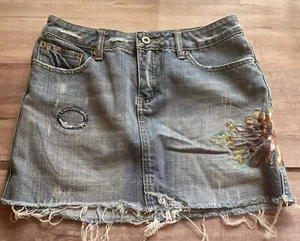 R4R Rave Jean Skirt Size Junior 7 Floral Embroidered Distressed Stonewash - Picture 1 of 8