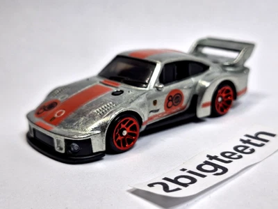 2025 Hot Wheels Replay The Classics 80 Anos Porsche 935 Carro de Corrida Zamac - Imagem 1 de 4