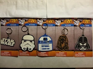 PORTACHIAVI STAR WARS: STORMTROOPER, LOGO, R2-D2, CHEWBACCA, VADER. NUOVO SU CARTONCINO! - Foto 1 di 4