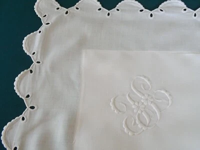 taie d'oreiller brodée, mono J L, ancienne - Photo 1/4