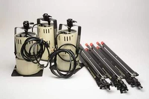 Smith Victor Q60 Video Lighting unit x3 w/ Light Stands, Very Clean! - Picture 1 of 7