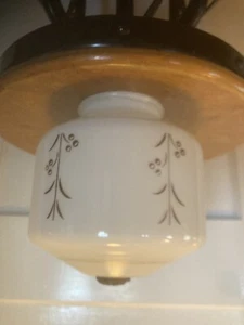 Globo de luz de techo vintage blanco con detalles de acebo de mediados de siglo 4 - Imagen 1 de 11