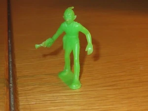 Figura Plástica Extraterrestre Espacial Verde Lima Base Lunar Operación Marx Años 60 De Colección - Imagen 1 de 3