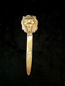 Antique Unique and Rare Lions Head Brass Bookmark/Paper Clip - Imagen 1 de 10