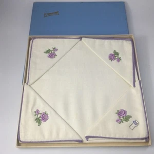 Vintage belgische Leinen Tischdecke 42" x 44" und Servietten bestickt Blumen LESEN - Bild 1 von 6