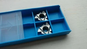 2 Vardex threading inserts 4IR N60 VM7 ( 22NR 22IR 22NRN60 60° 5-7 tpi stainless - Picture 1 of 4