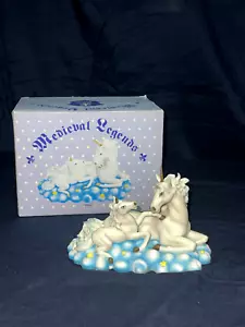 MEDIEVAL LEGENDS WHITE UNICORNS MOM & BABY CLOUDS STATUE 7"x 5" x 4.5" - Picture 1 of 10