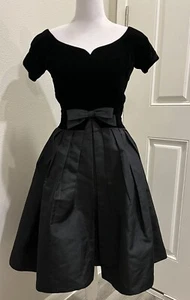 Vintage 50’s Neusteters Black Velvet Bow Sweetheart Neckline Valentinstag Party Dress - Bild 1 von 6