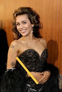 photo taille au choix MILEY CYRUS (1294) - Picture 1 of 1