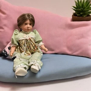 Lloyd Middleton Royal Vienna 24" Girl Doll Zoe With Box - Picture 1 of 5