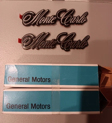 Chevrolet Monte Carlo 1978-1986 Fender Emblems (1 Pair) GM #14068812 Foto 1 de 4