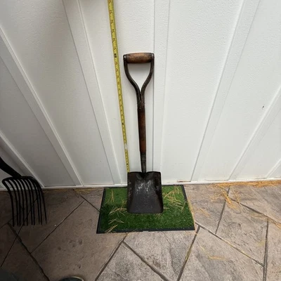 Vintage Ames True Temper Shock Band #2 D-Handle Square Shovel USA - Image 1 of 4