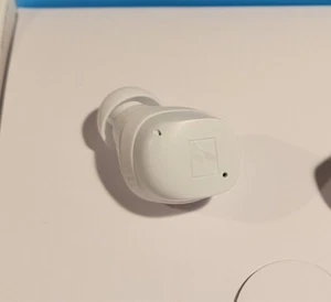 Sennheiser MOMENTUM True Wireless 3 - linker Ohrhörer (EINZELNER OHRHÖRER) - weiß - Bild 1 von 3