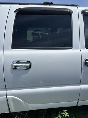 DOOR 01-05 GMC Yukon 1500 2500 Yukon XL 1500 2500 Passenger Rear Power U8624 - Image 1 of 4