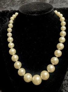 Vintage T Signed Talbot's White Faux Pearls in Graduated Sizes 16 Inch - Picture 1 of 7