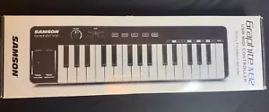 Samson Graphite M32 - USB Midi Controller with 32-Key Portable Controller - Picture 1 of 7