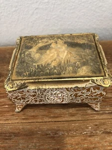 Vintage Gold Tone Courting Couple Cameo Jewelry Box Velvet Lined Made In Japan - Picture 1 of 12