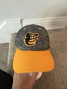 Gorra Towson University Tigers logotipo bordado gris jaspeado y amarillo SnapBack - Imagen 1 de 5