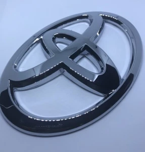 TOYOTA LAND CRUISER FRONT GRILLE EMBLEMS OEM 2005-2014 MODELS 90975-02076 - Picture 1 of 2