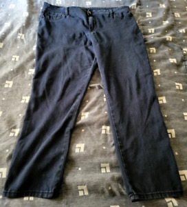 Avenue Dark Indigo Blue Soft Stretch Denim Woman's Jeans 18P Petite
