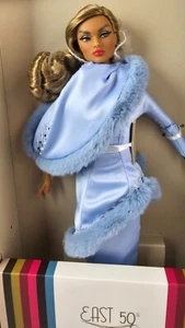Integrity Toys Fashion RoyaltyFrosted Passion Della Roux E59th Dressed Doll NRFB - Picture 1 of 4