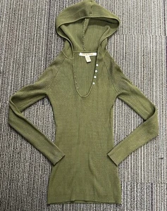LOVE BY DESIGN Sweater Womens SIZE M Green Low Cut V-Neck Long Sleeve - Picture 1 of 5