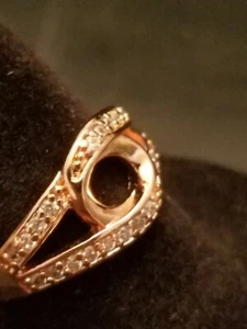 US SELLER BEAUTIFUL SIMPLE ROSE GOLD FILLED WHITE SAPPHIRE SIMULATED RING SIZE 7 - Picture 1 of 2