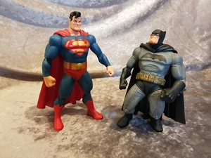 2 X DC Comics Figures A28015 Superman / Batman - Picture 1 of 18