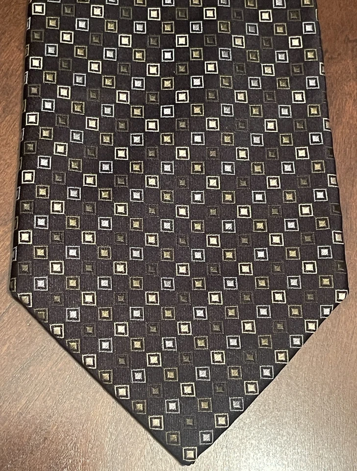 Axcess 100% Silk Hand Made 100% Silk Men’s Neck Tie Made In China - Image 1 of 4