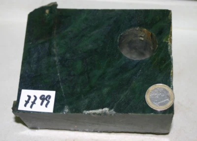 Nephrit  Mineral  -Rohstein -Abschnitte  -ca 2 kg Nr 7799 - Bild 1 von 2