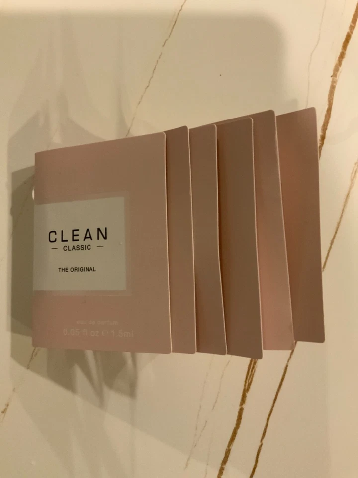 Mini frasco de eau de parfum Clean CLEAN ORIGINAL 0,03 oz 1 ml para mujer 6 piezas Foto 1 de 1