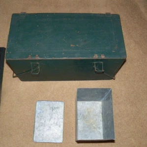 vtg antique 1950s AUTO ICE BOX with ice cooler box galvanized metal chest green  - Bild 1 von 10