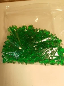 Green Starburst Plastic Beads 1'' 80 PCS - Picture 1 of 3