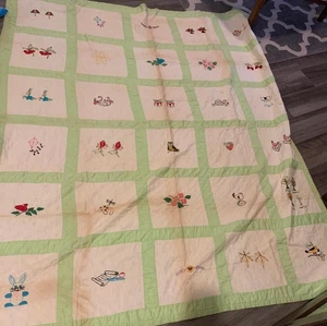 Vintage Cutter Quilt maschinell genäht 70" x 82" mit Flecken - LOT86-28 - Bild 1 von 7