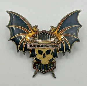  Harley Davidson Motorcycle Pin. 1980s. Rare. Skull Pin. Batt Pin. Nice! - Picture 1 of 4