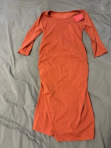 NEW Isabel Maternity Ingrid & Isabel Women's Red 3/4 Sleeve Bodycon Dress - Picture 1 of 3