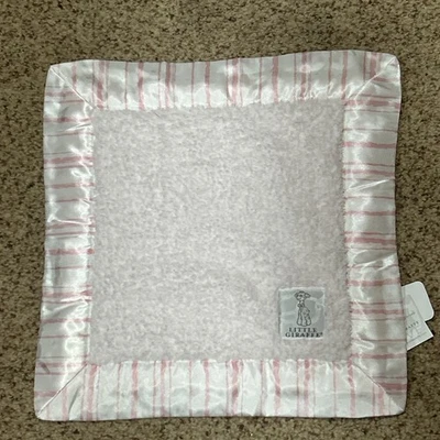 "Manta de seguridad Little Giraffe rosa a rayas satinadas y rosa chenilla encantadora 16""x16""" Foto 1 de 4