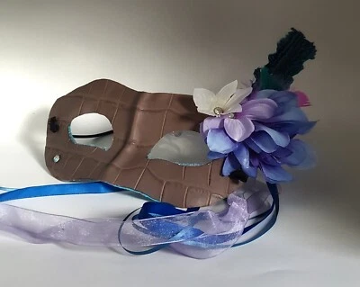 Máscara de fadas de couro feita à mão - Imagem 1 de 4