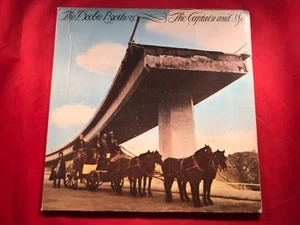P-56 THE DOOBIE BROTHERS The Captain And Me - 1973 - BS 2694 - GATEFOLD - ROCK - Picture 1 of 7