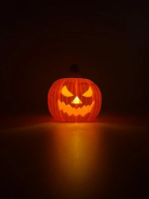 Deko Kürbis, Halloween, beleuchtet, Herbstdeko, Tischdecko, mit LED Teelicht - Bild 1 von 4