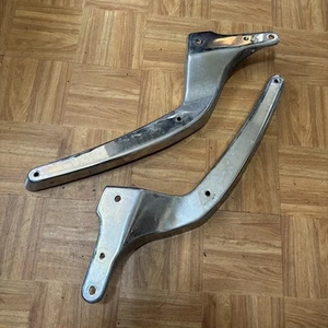 1998 98-04 Suzuki Intruder VL 1500 LC rear fender side brackets struts - Picture 1 of 9