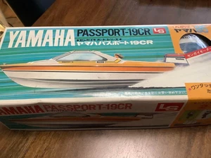 Vintage Yamaha Passport 19CR LS radio control boat plastic model w/Box - Picture 1 of 5