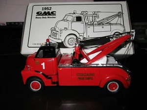 FIRST GEAR-" CHICAGO FIRE DEPT. " 1952 GMC HEAVY DUTY WRECKER 1:34 - Picture 1 of 11