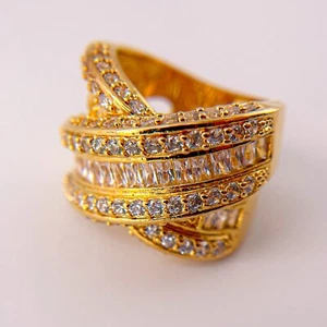 Seta/PalmBeach Jewelry gold toned large cocktail ring. Size 6. - Picture 1 of 9