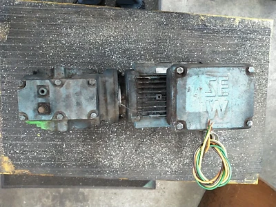 SEW DFT80K4Z 3/4 HP Motor w/ Gear Reducer 230/460 VAC 3 Phase 96 RPM - Image 1 of 4