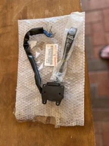Genuine Wiper Switch Stalk suit Landcruiser 70 75 78 79 Series 84652-69425 - Picture 1 of 2